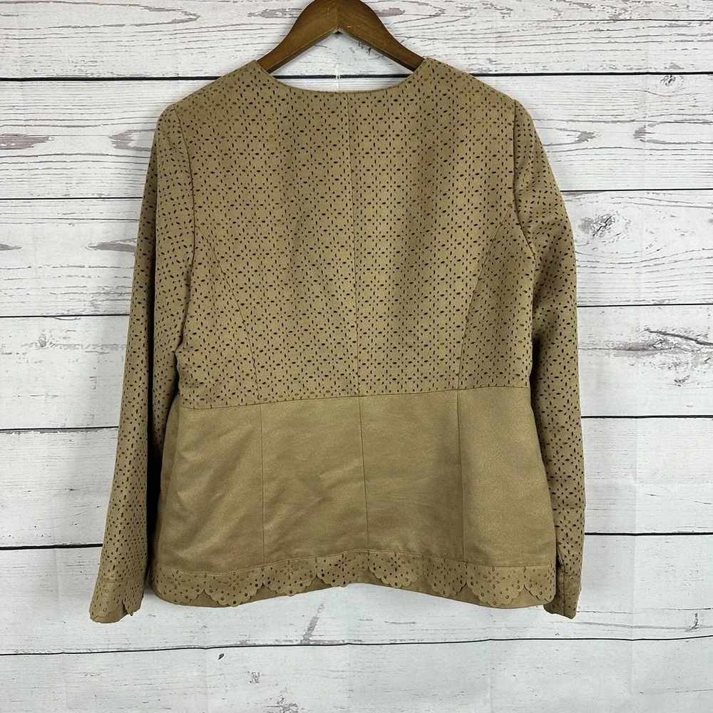 Chicos excellent used